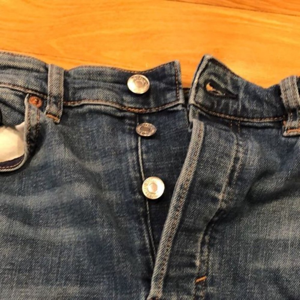 H&M mom jean shorts size 8. - Picture 4 of 4